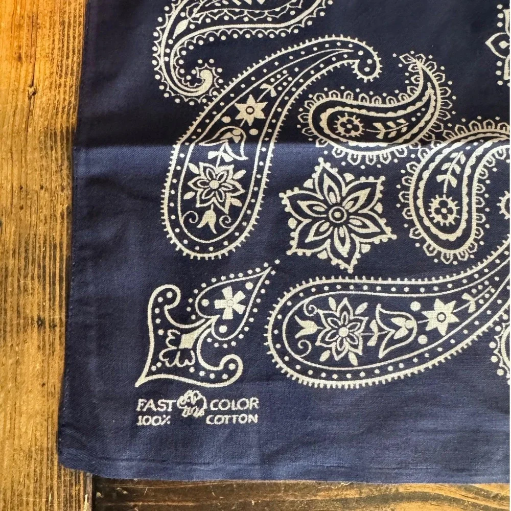 Vtg 40s Fast Color Blue Bandana Elephant Trunk Up Paisley Made in USA Wild Rag‎